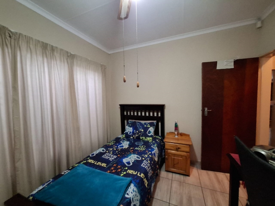 4 Bedroom Property for Sale in Geelhoutpark North West